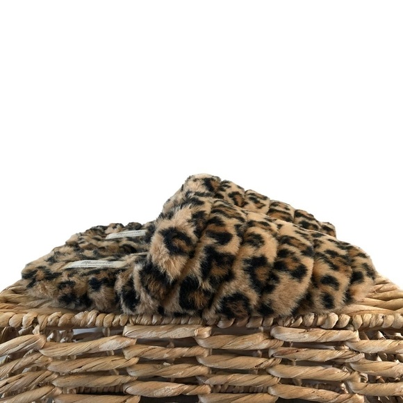 Madewell Leopard Quilted Scuff Faux Fur Slippers 8 - Picture 3 of 4